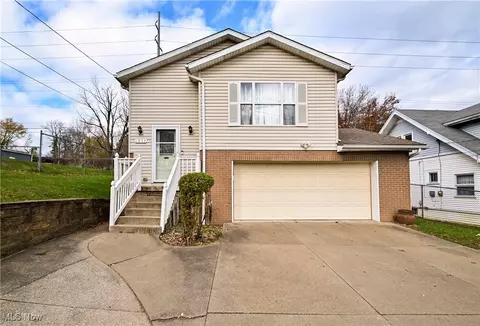1833 29th St NW, Canton, OH 44709