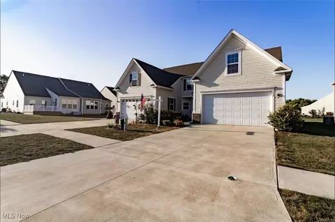 205 Granger Dr, Lagrange, OH 44050 photo 2