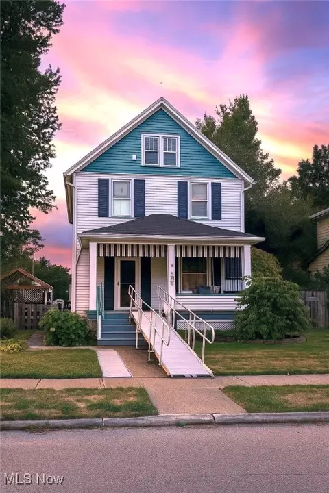295 E Martin St, East Palestine, OH 44413
