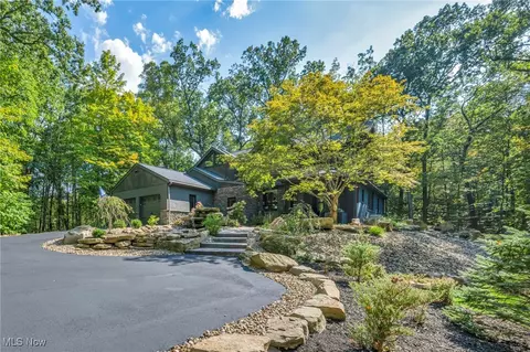 2358 Banning Rd, Akron, OH 44333