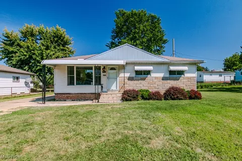 1861 Drenik Dr, Wickliffe, OH 44092