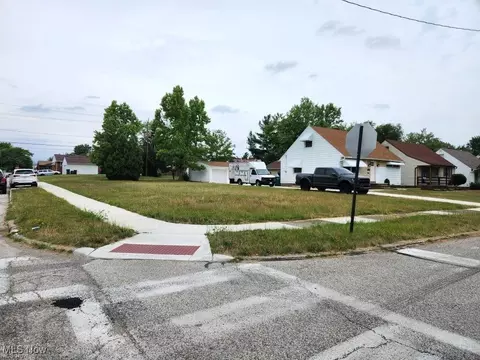 15701 Walvern Blvd, Maple Heights, OH 44137