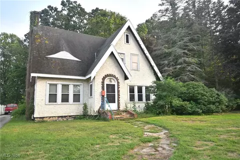 919 Lincoln Dr, Conneaut, OH 44030