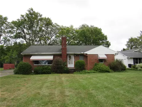 7599 Acacia Ave, Mentor, OH 44060