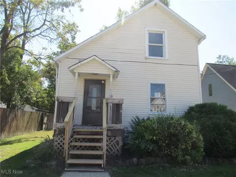 116 Oak St, Elyria, OH 44035