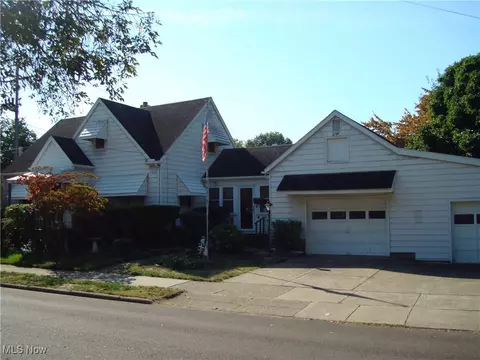Exterior - 8 Adelford Ave, Akron, OH 44310 photo 3 of 5