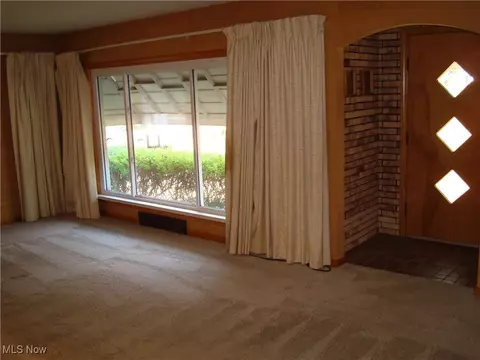 Living - 8 Adelford Ave, Akron, OH 44310 photo 1 of 6
