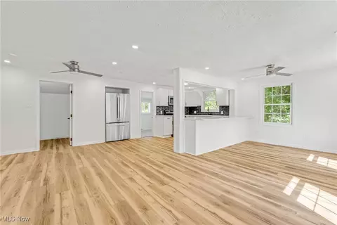 Living - 533 E Main St, Madison, OH 44057 photo 1 of 4