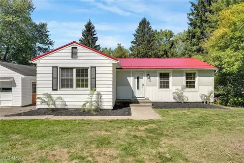 533 E Main St, Madison, OH 44057