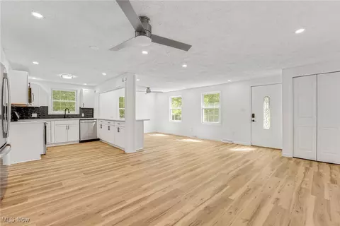 Living - 533 E Main St, Madison, OH 44057 photo 2 of 4