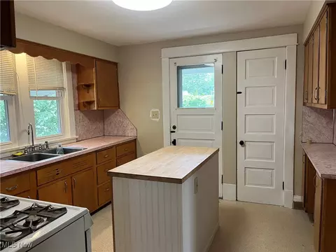 Kitchen - 225 George St, Elyria, OH 44035 photo 1 of 2