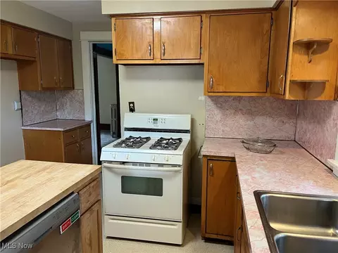 Kitchen - 225 George St, Elyria, OH 44035 photo 2 of 2