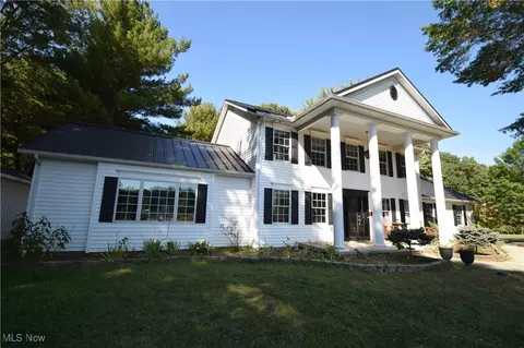1517 NE North Orchard Rd, Bolivar, OH 44612