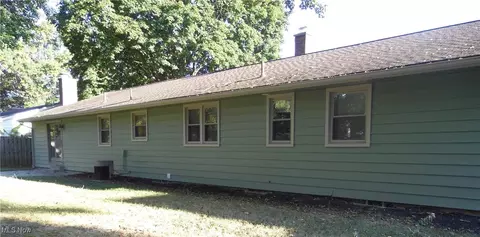 Exterior - 418 Jaronte Dr, Boardman, OH 44512 photo 3 of 7
