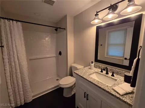 Bath - 418 Jaronte Dr, Boardman, OH 44512 photo 4 of 7