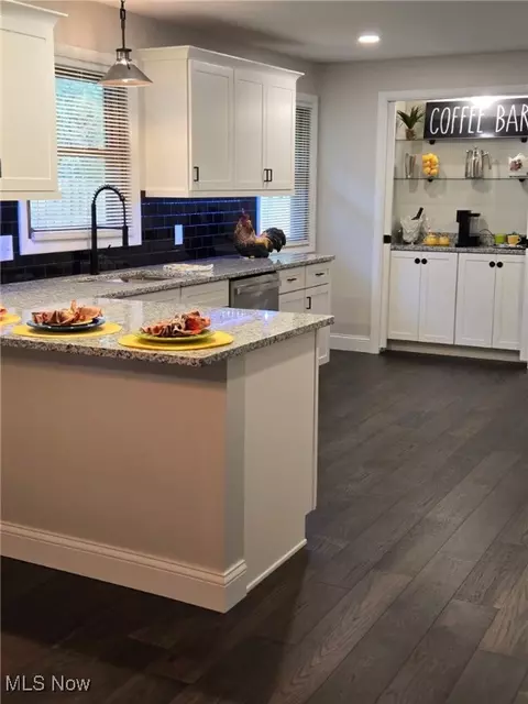 Kitchen - 418 Jaronte Dr, Boardman, OH 44512 photo 1 of 3