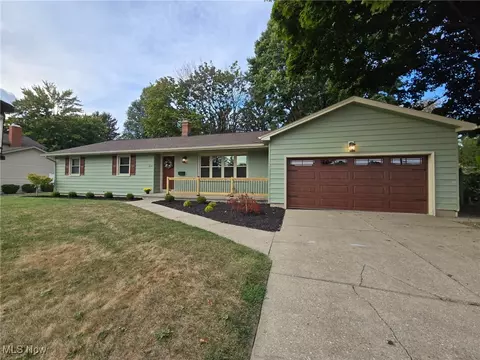 Exterior - 418 Jaronte Dr, Boardman, OH 44512 photo 2 of 7