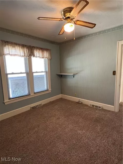 Bedroom - 1028 Lyndon Ave, Ashtabula, OH 44004 photo 2 of 7