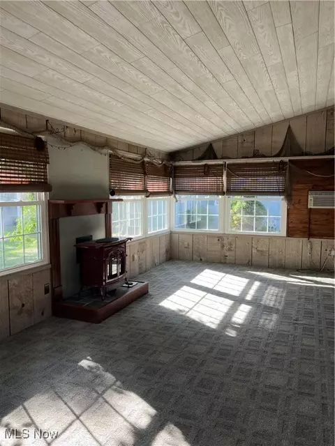 Living - 1028 Lyndon Ave, Ashtabula, OH 44004 photo 4 of 4
