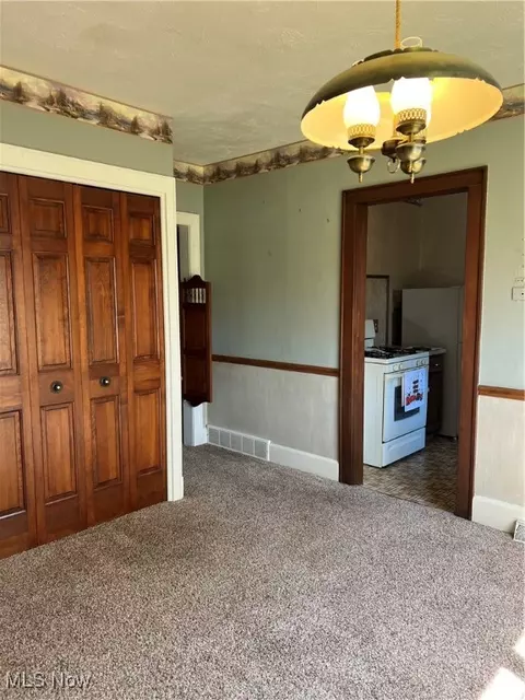 Dining - 1028 Lyndon Ave, Ashtabula, OH 44004 photo 2 of 2