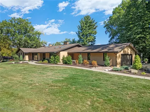 4012 Beechtree Cir NW, Canton, OH 44709