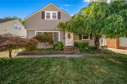 624 E 315th St, Willowick, OH 44095