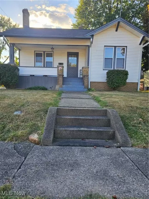 437 N 18th St, Sebring, OH 44672