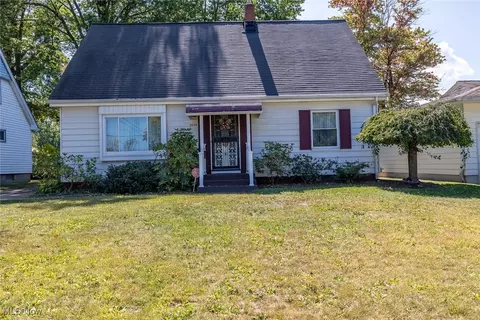 2839 Merriweather St NW, Warren, OH 44485