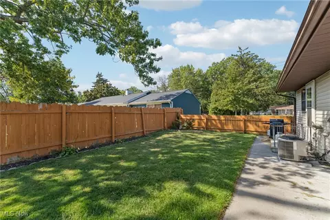 411 Metcalf Rd, Elyria, OH 44035 photo 26