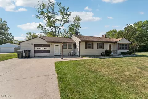 411 Metcalf Rd, Elyria, OH 44035 photo 3