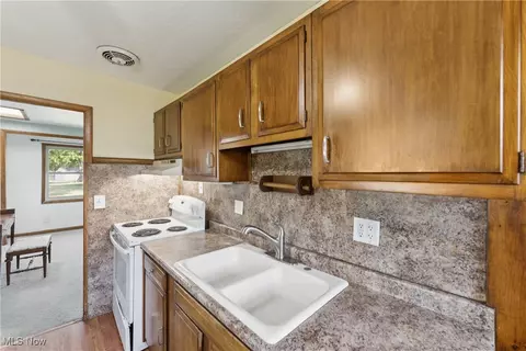 411 Metcalf Rd, Elyria, OH 44035 photo 17