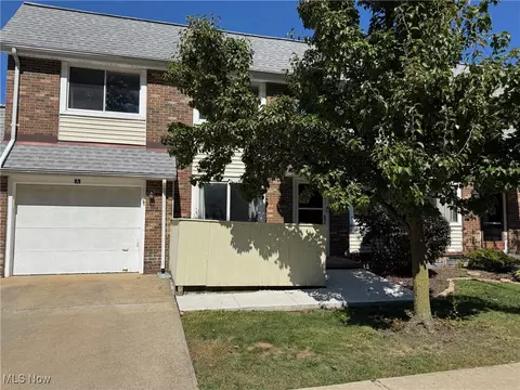 5551 Ivy Ct #A, Willoughby, OH 44094