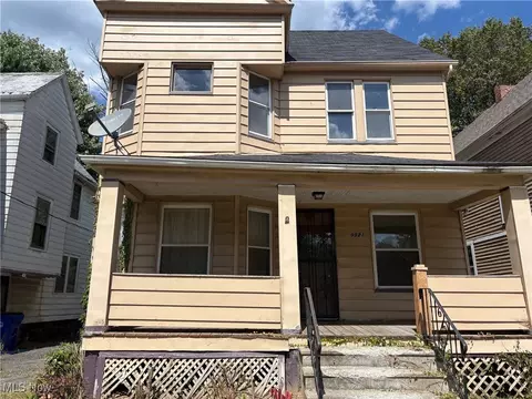 9921 Hampden Ave, Cleveland, OH 44108