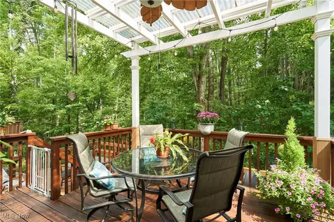 Exterior - 3127 Deercrest Path, Stow, OH 44224 photo 7 of 10