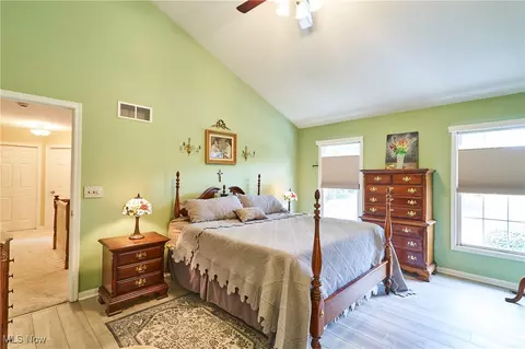 Bedroom - 3127 Deercrest Path, Stow, OH 44224 photo 1 of 4