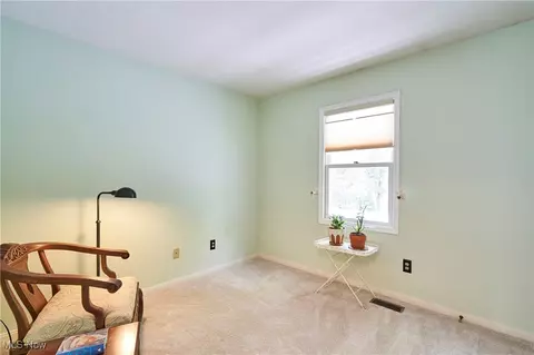 Bedroom - 3127 Deercrest Path, Stow, OH 44224 photo 4 of 4