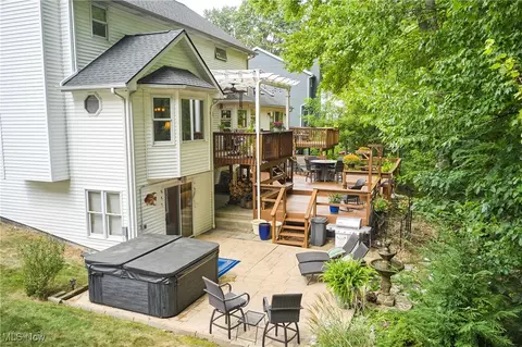 Exterior - 3127 Deercrest Path, Stow, OH 44224 photo 9 of 10