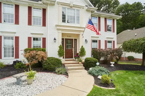 Exterior - 3127 Deercrest Path, Stow, OH 44224 photo 3 of 10