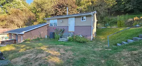 327 Fairview Rd, Chester, WV 26034