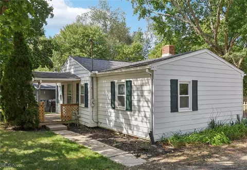 2851 Roanoke Ave, Akron, OH 44312