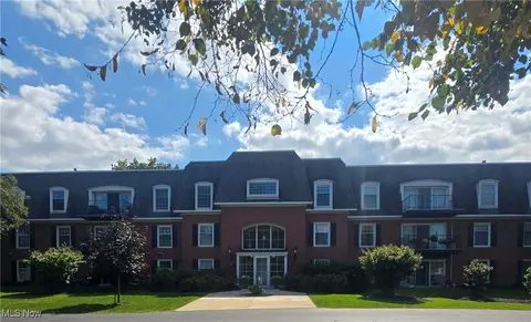 22701 Center Ridge Rd #207, Rocky River, OH 44116