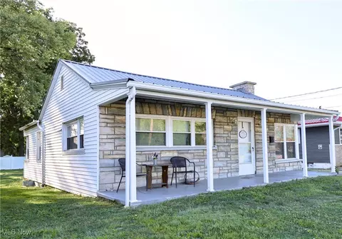 809 Florence St, Belpre, OH 45714