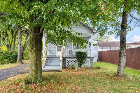 6030 Dunham Rd, Maple Heights, OH 44137 photo 4