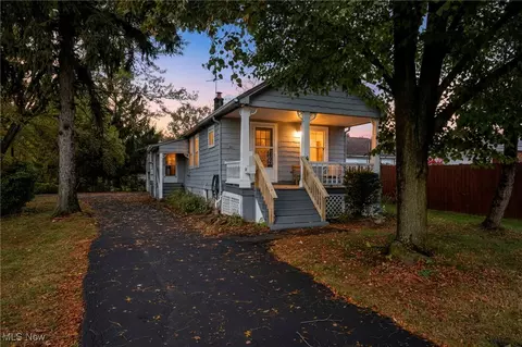 6030 Dunham Rd, Maple Heights, OH 44137 photo 3