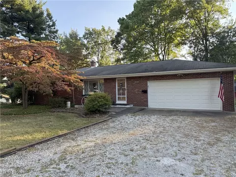 1960 Newton St, Barberton, OH 44203