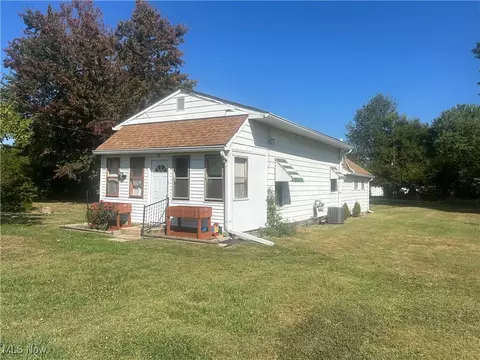 174 S Street St S, Frazeysburg, OH 43822
