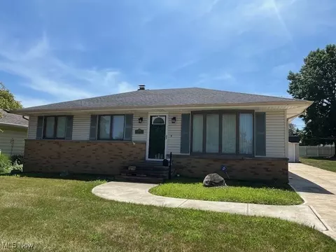 3025 Augustine Dr, Parma, OH 44134
