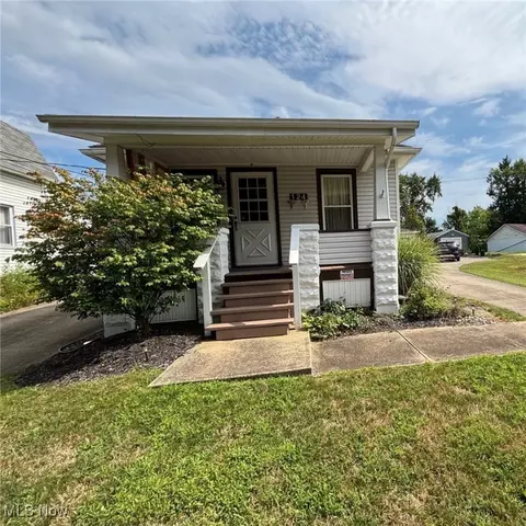 124 W Grace St, Bedford, OH 44146