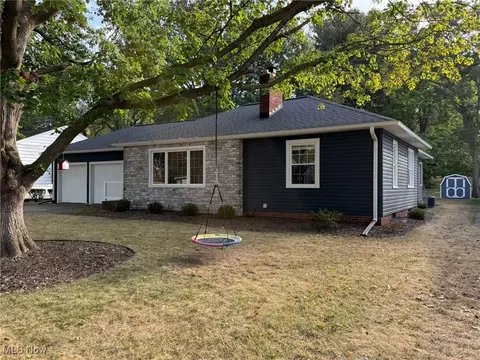919 Oak St NW, New Philadelphia, OH 44663