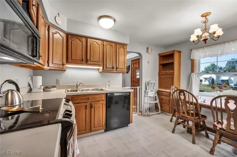 4607 Redfern Rd, Parma, OH 44134 photo 11